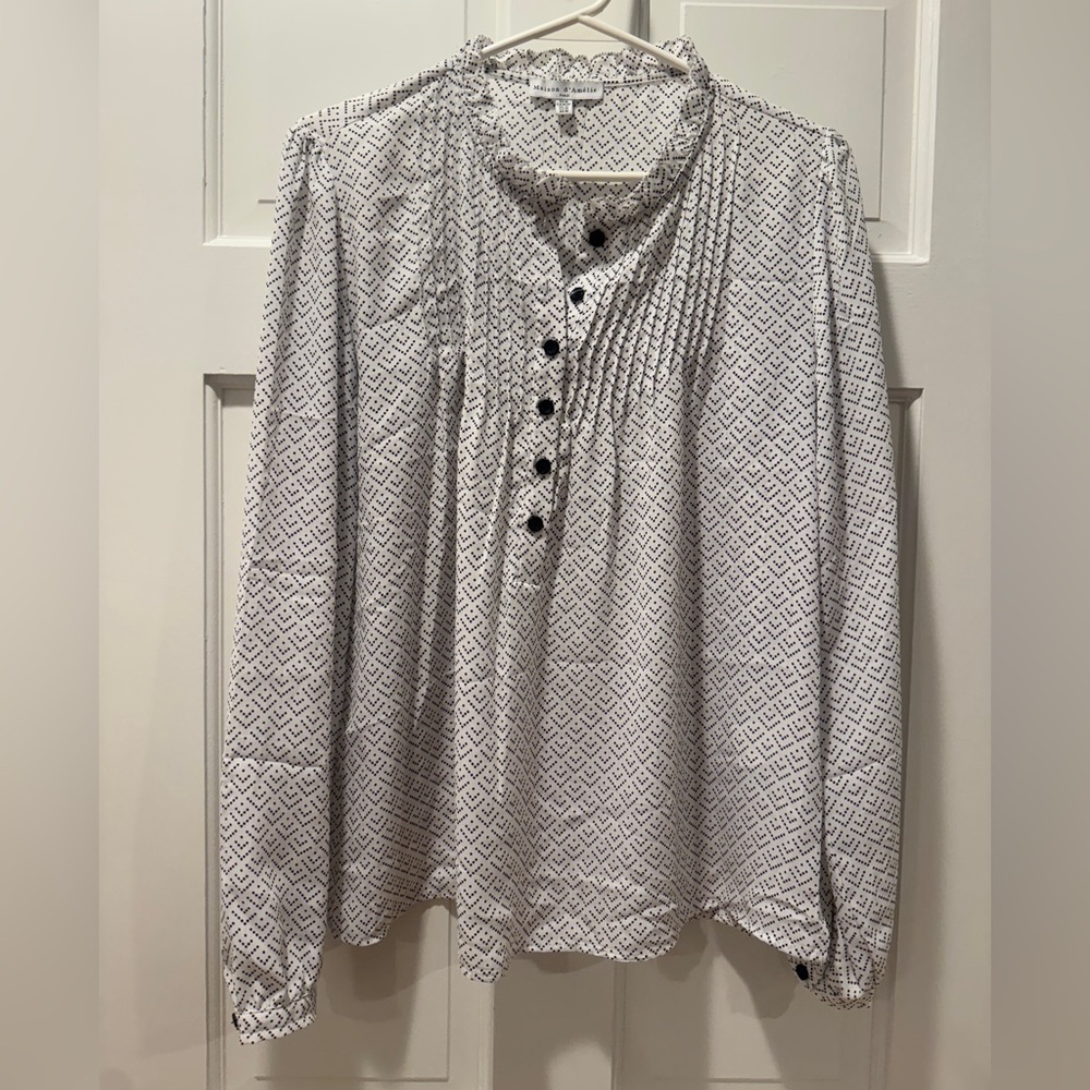 Maison D’Amelie Elegant White and Black Patterned Blouse